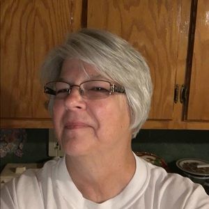 Meet your Posher, Elaine